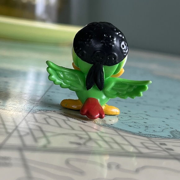 2011 Skully Parrot from Jake and The Neverland Pirates Disney Figurine - Picture 3 of 4